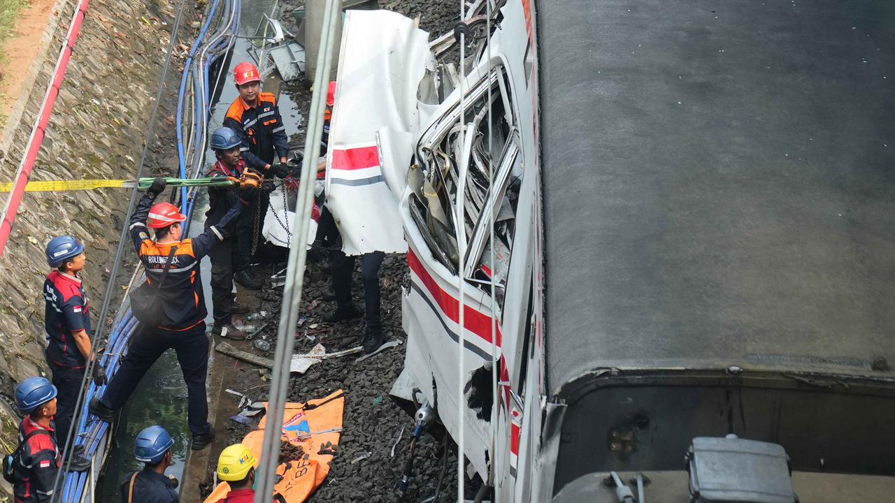 Menhub Imbau Masyarakat Tunggu Hasil Investigasi KNKT Terkait Insiden Kereta di Bekasi