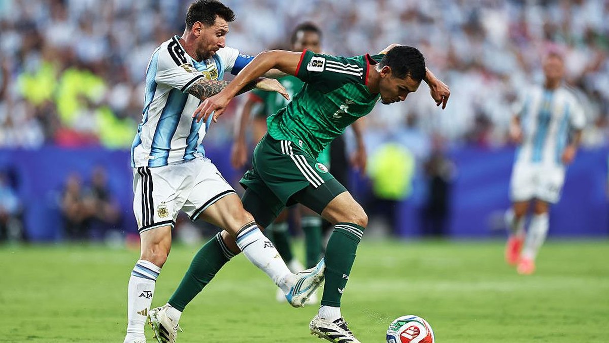 Kontroversi Messi Lolos Kartu Merah, Aljazair Ngadu ke FIFA
